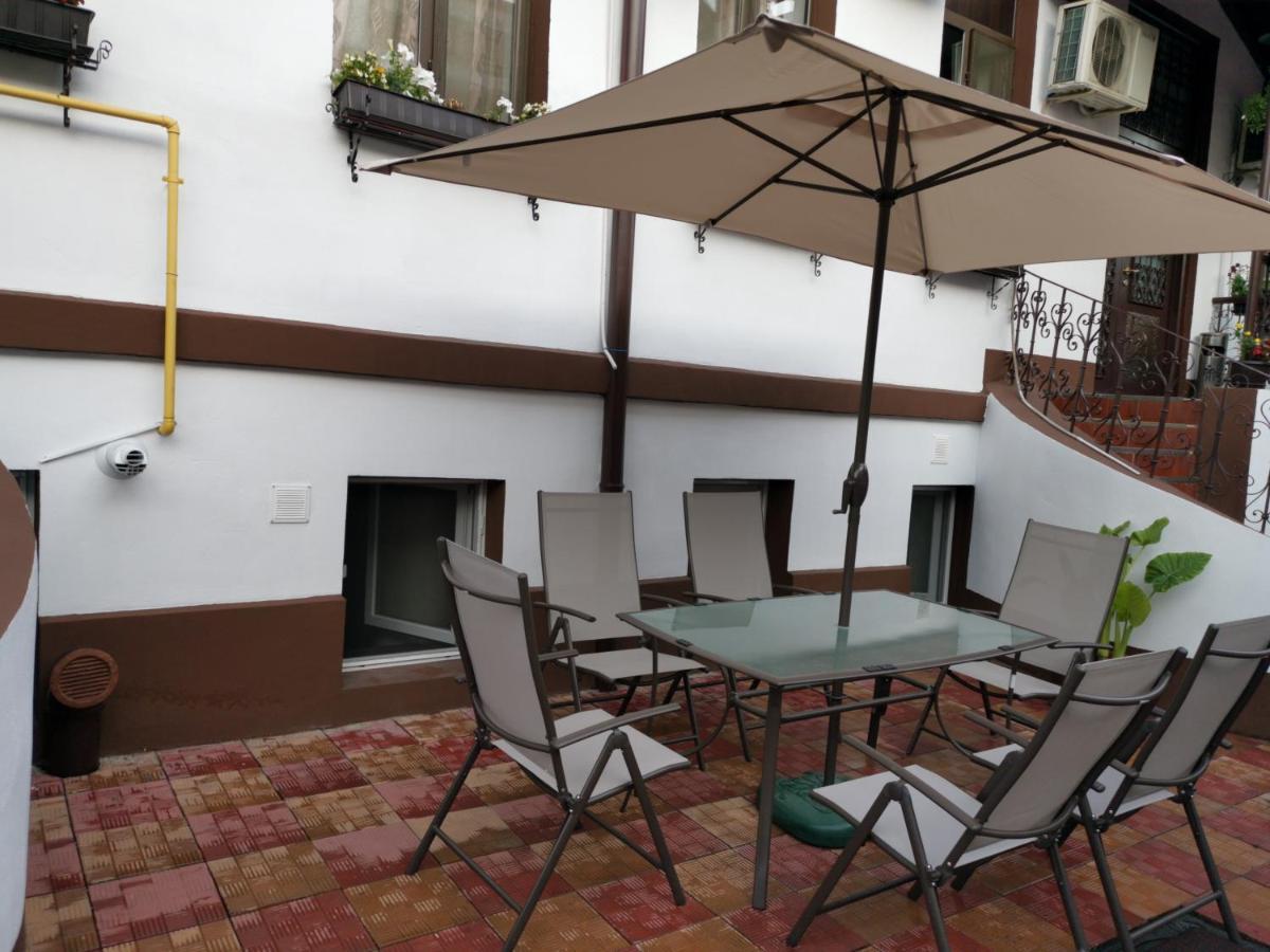 Joe Hostel Bucharest Luaran gambar