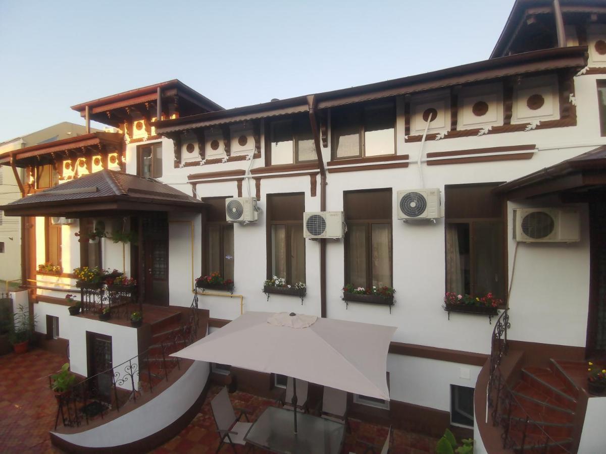 Joe Hostel Bucharest Luaran gambar