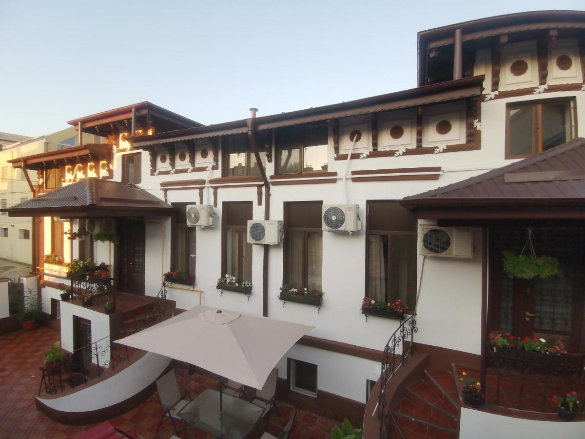 Joe Hostel Bucharest Luaran gambar
