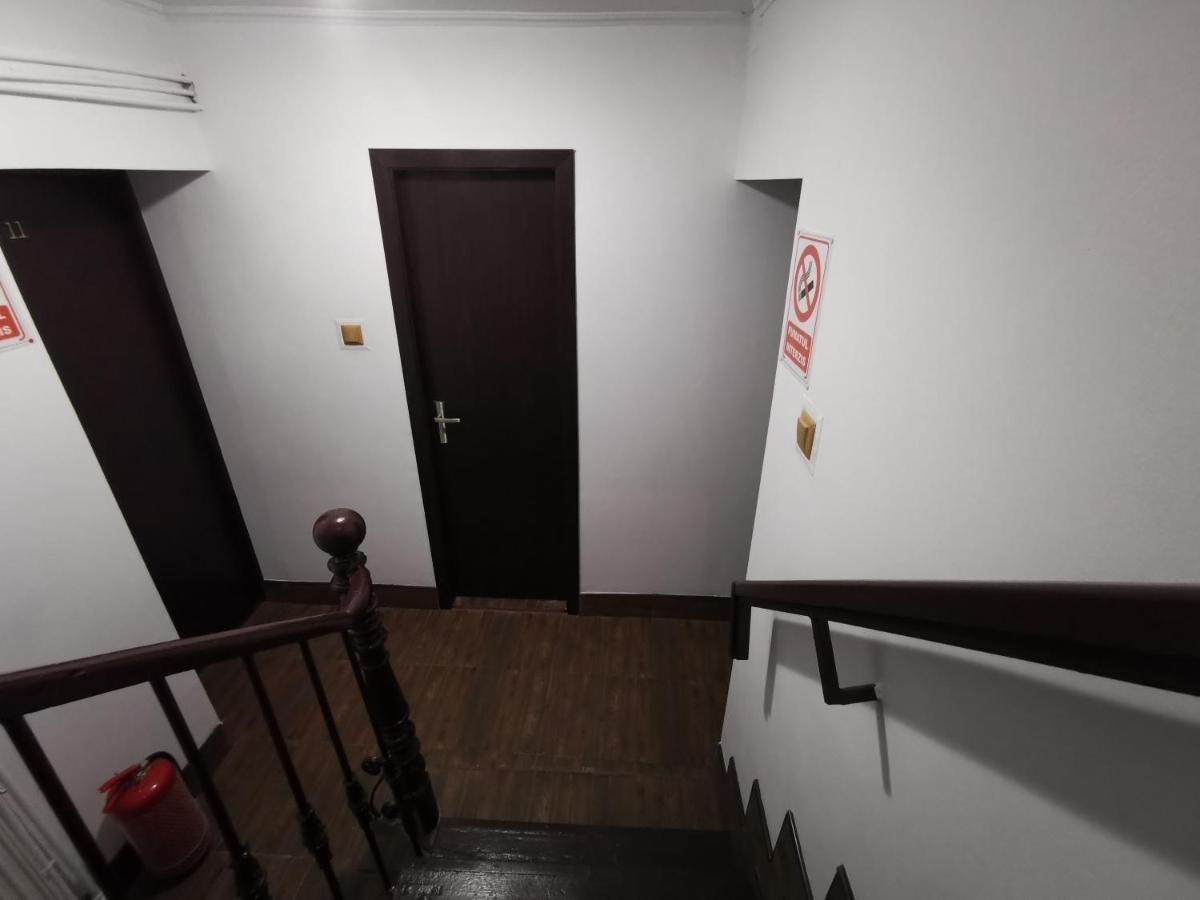 Joe Hostel Bucharest Luaran gambar