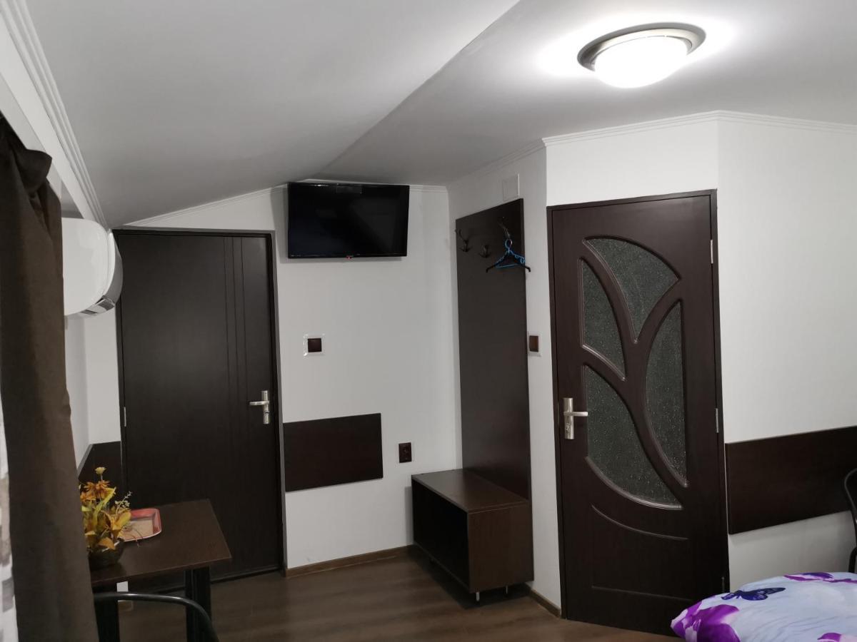 Joe Hostel Bucharest Luaran gambar