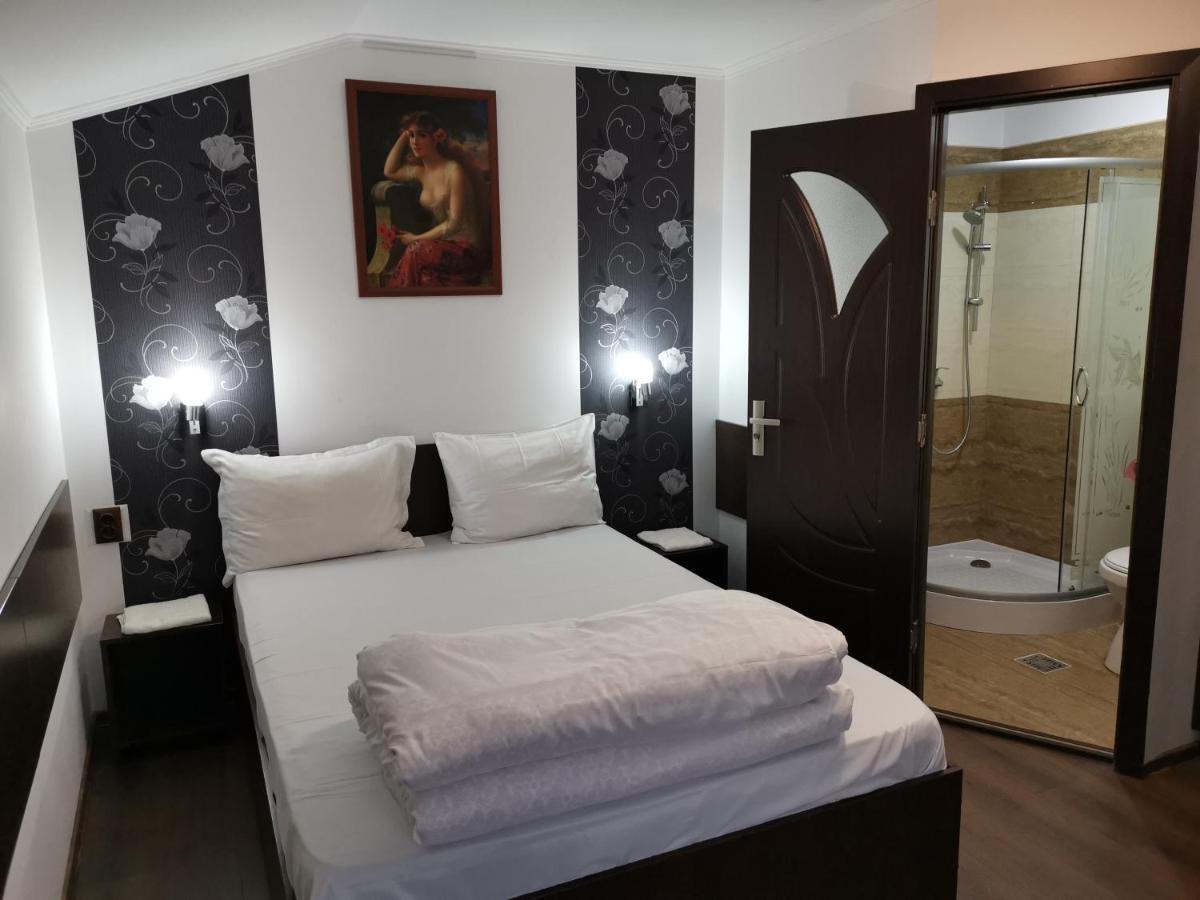 Joe Hostel Bucharest Luaran gambar